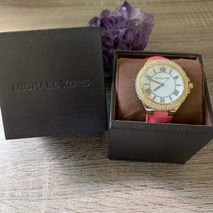 Michael Kors Women’s Dial Pink Leather strap watch
